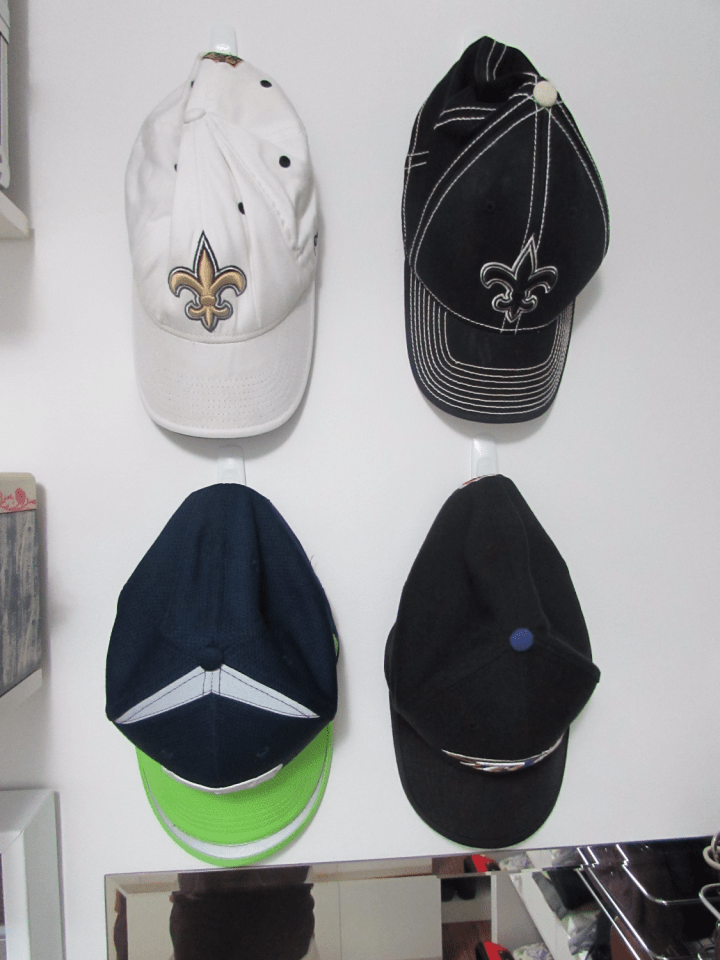 Como organizar bonés e&nbsp;viseiras