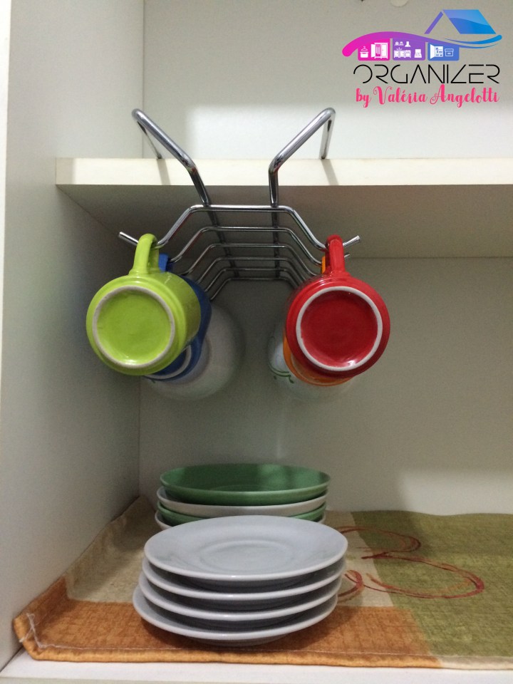 Organizando Xícaras - Blog Organizer by Valéria Angelotti
